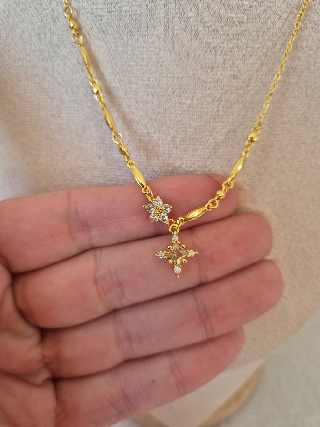 Collier en argent fin fleur et étoile