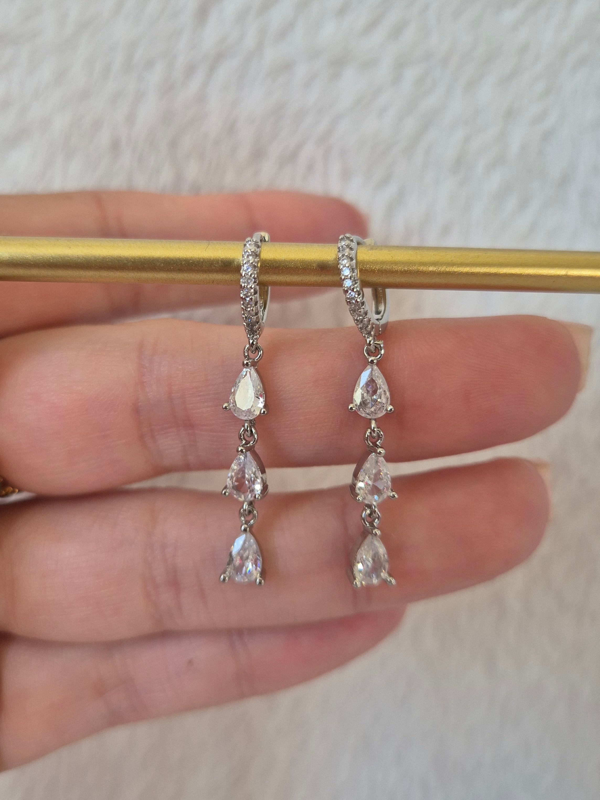Boucles d'oreilles longues strass gouttes