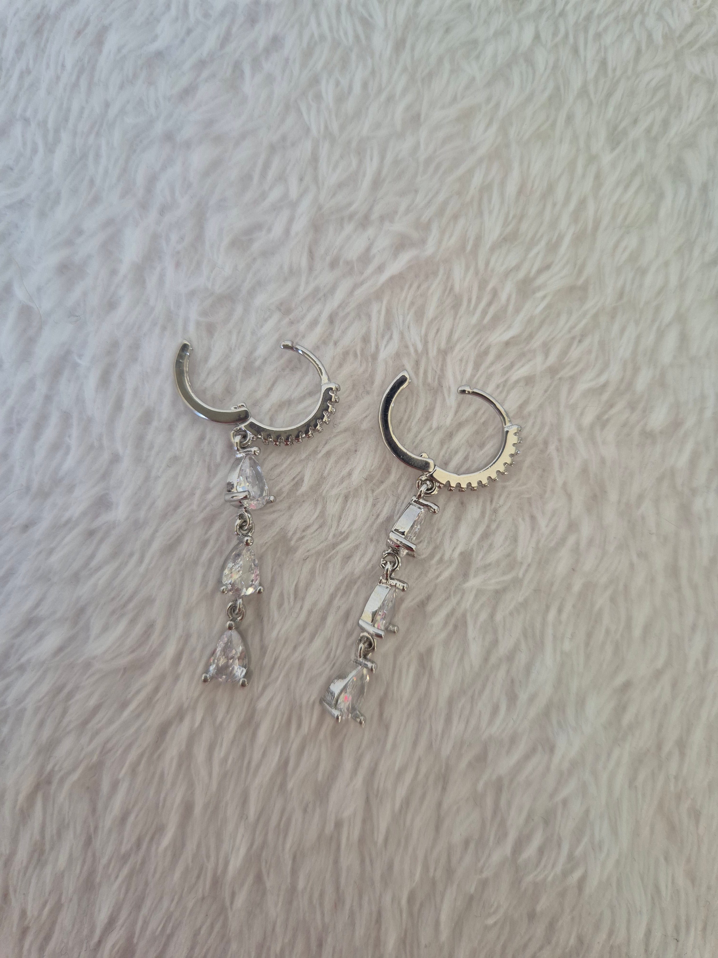 Boucles d'oreilles longues strass gouttes