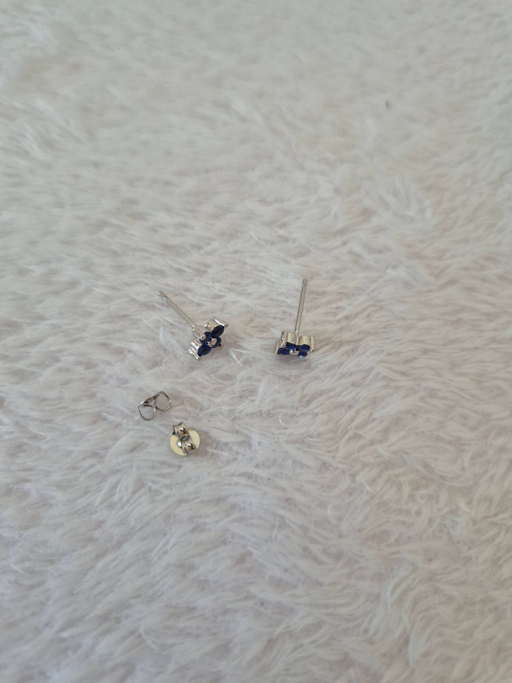 Boucles d'oreilles strass bleus marines