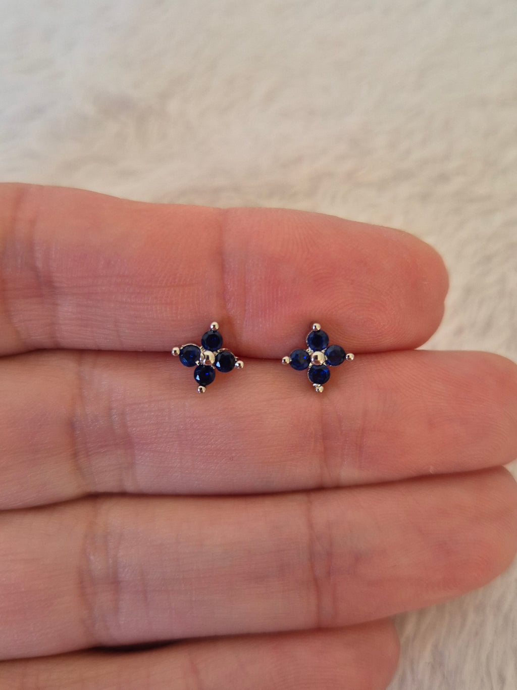 Boucles d'oreilles strass bleus marines