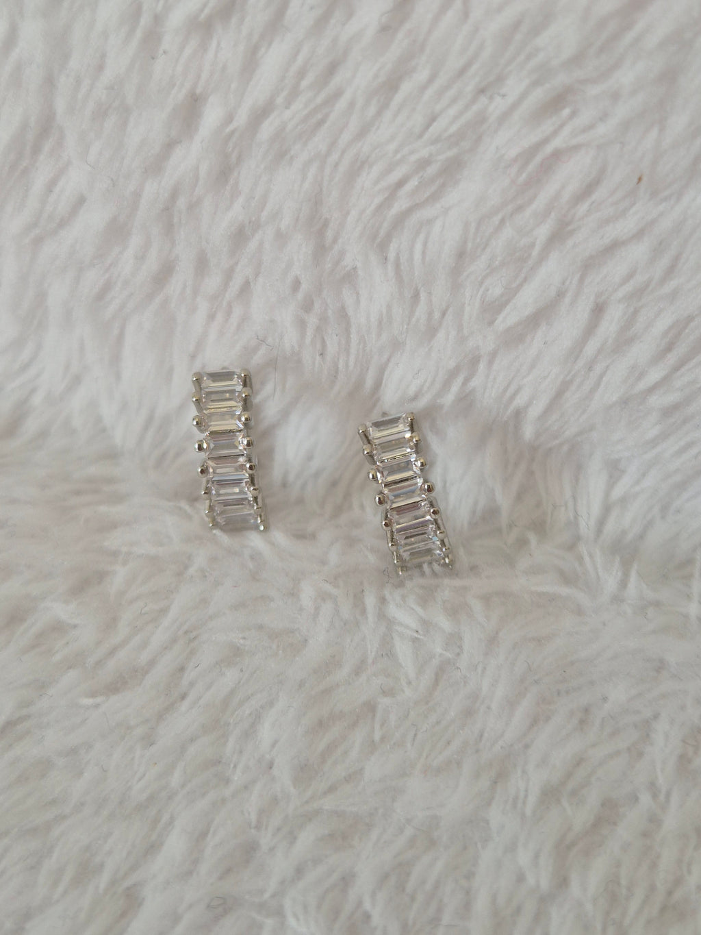Mini créoles strass transparents