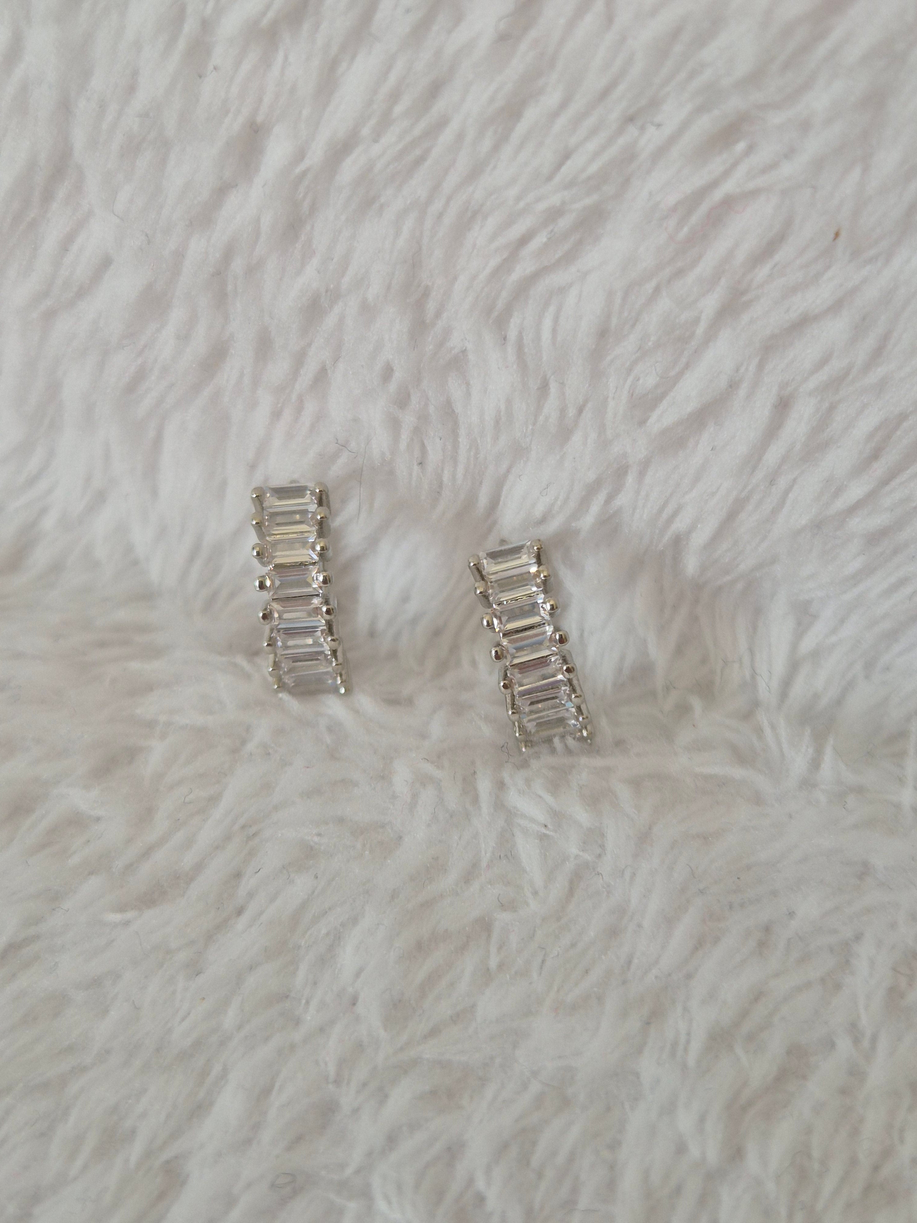 Mini créoles strass transparents