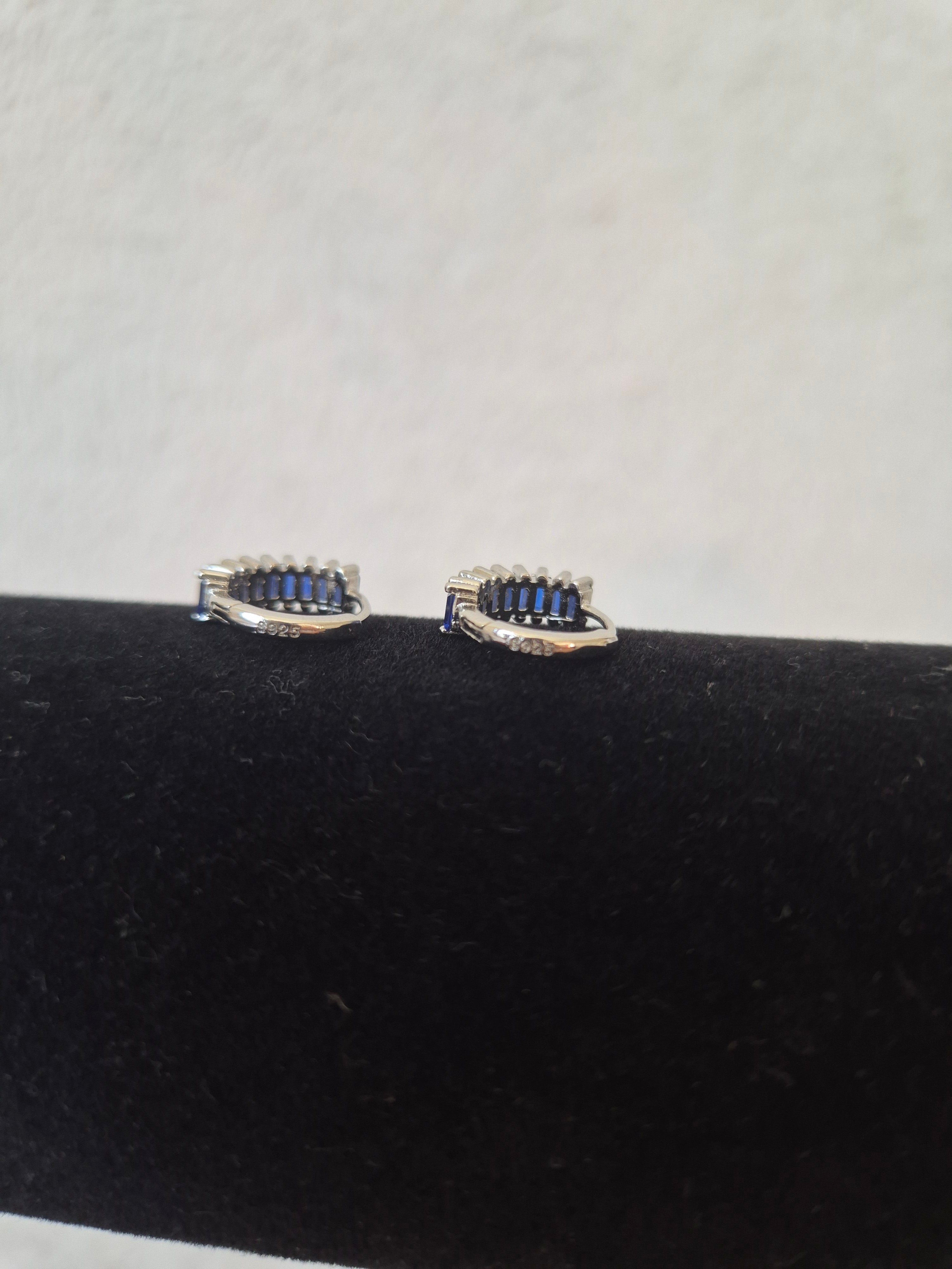 Mini créoles strass bleus marines