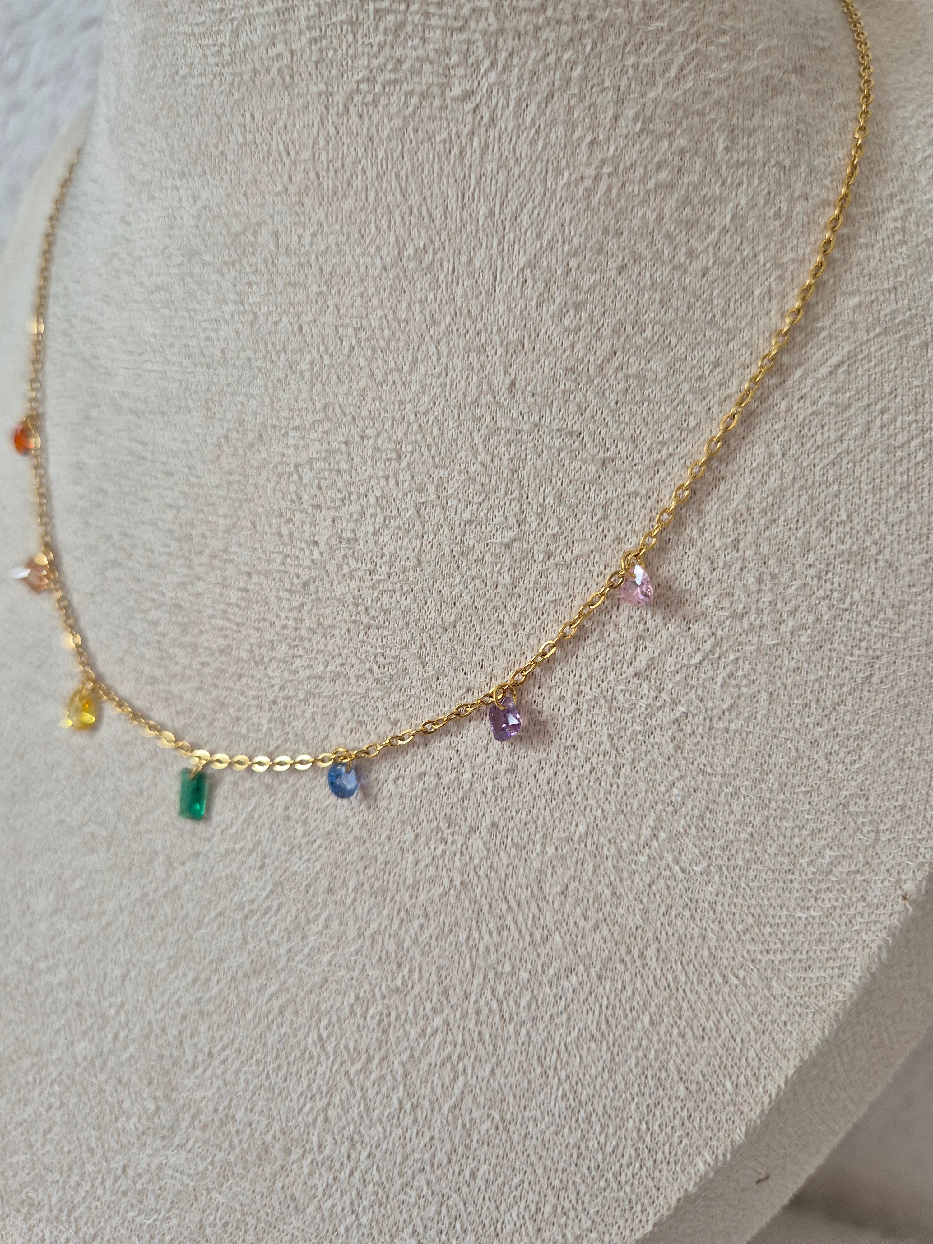 Collier pierres multicolores