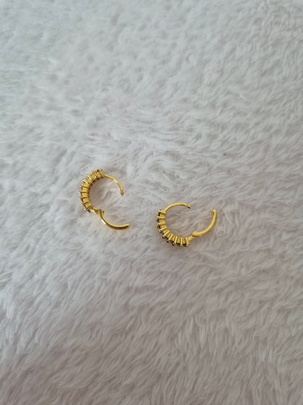 Mini créoles strass noirs