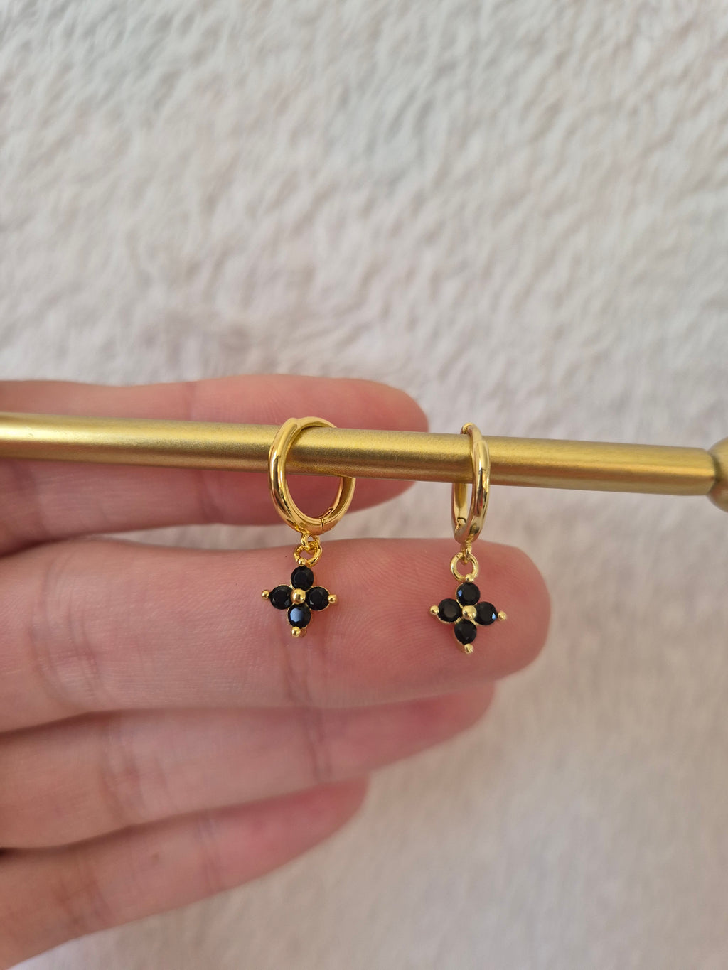 Boucles d'oreilles strass noirs