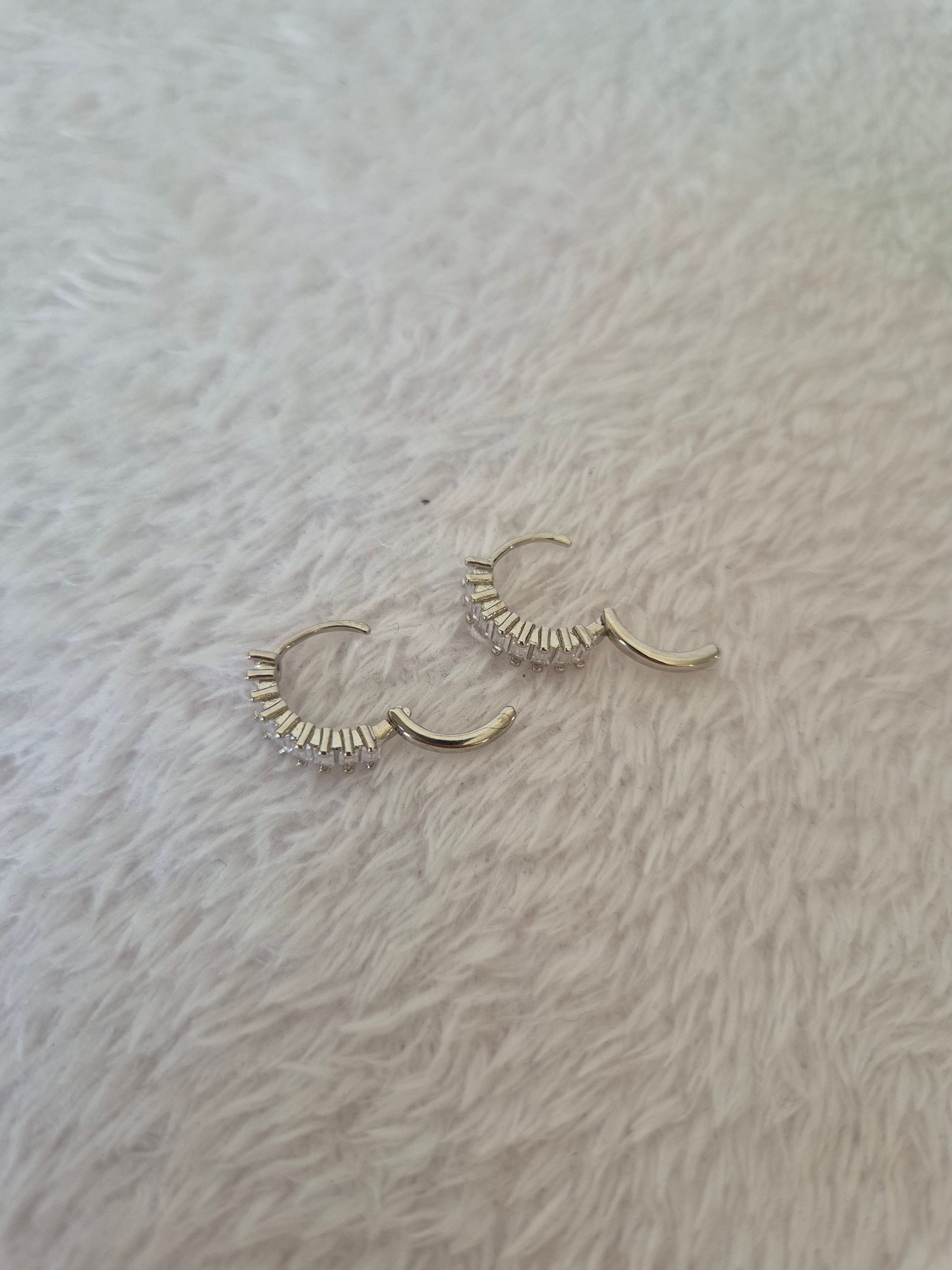 Mini créoles strass transparents