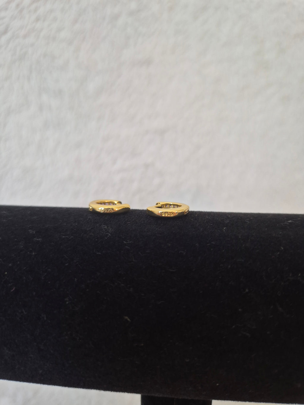 Mini créoles strass violets
