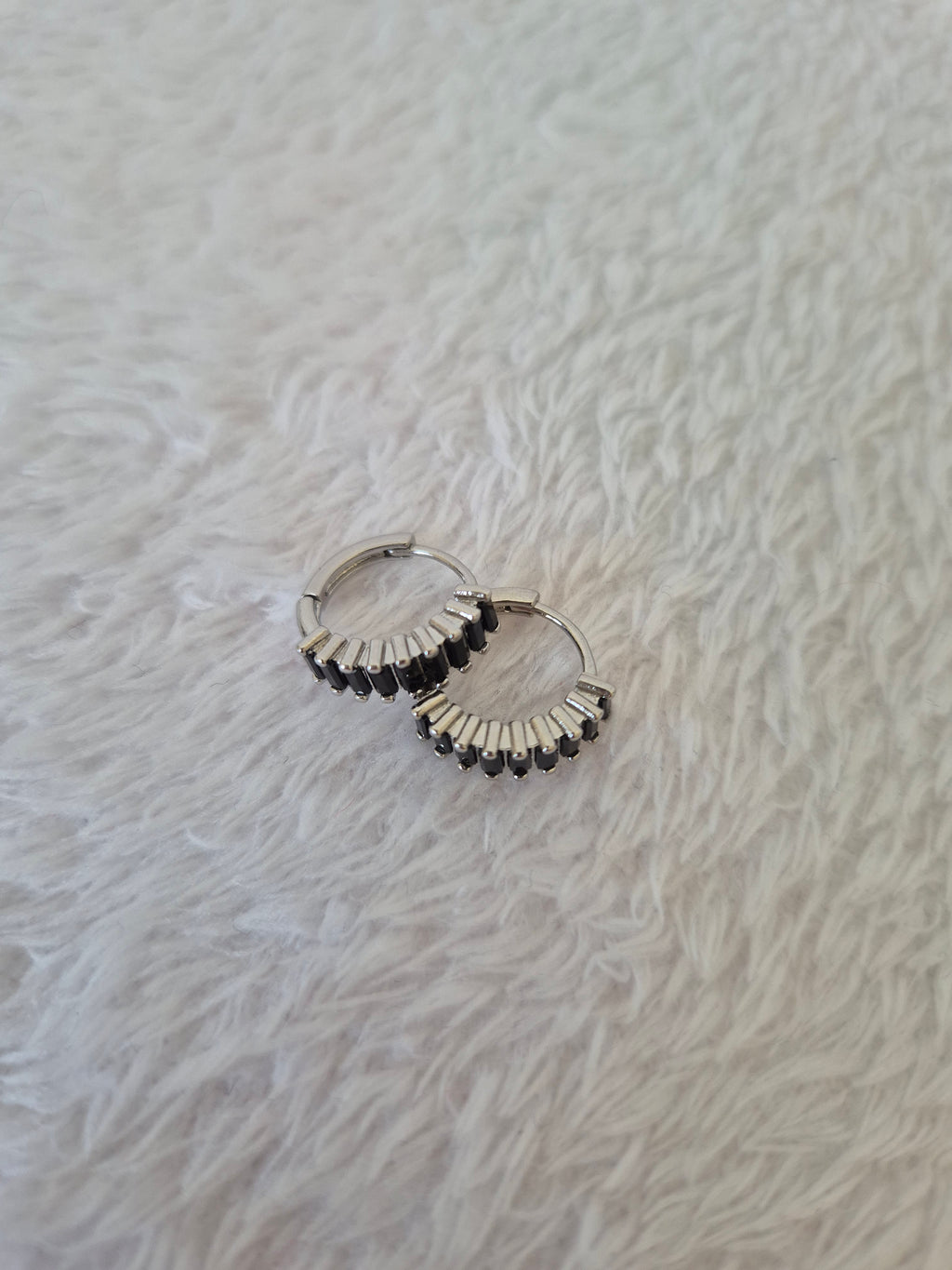 Boucles d'oreilles strass noirs