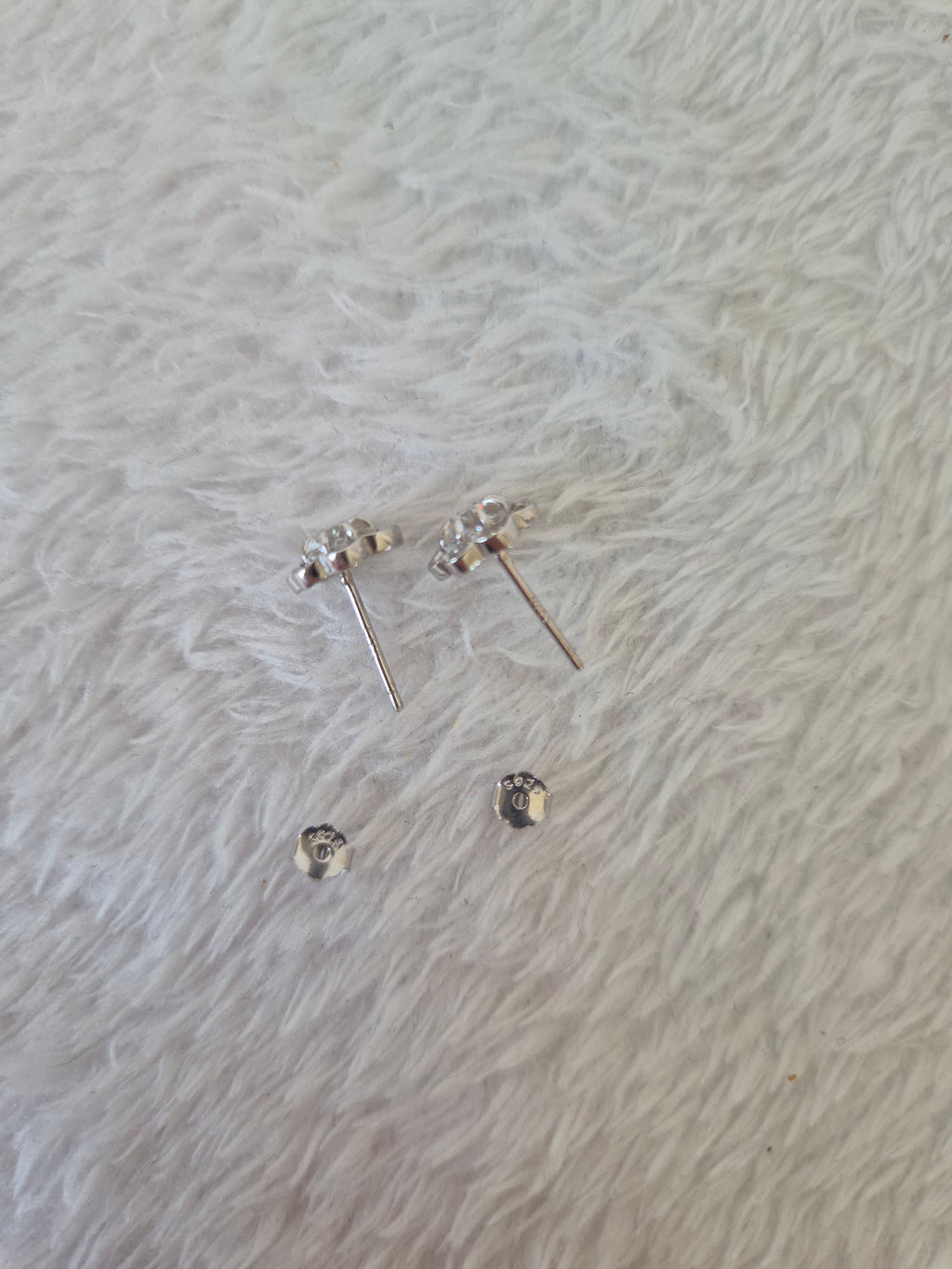 Boucles d'oreilles fleurs et strass