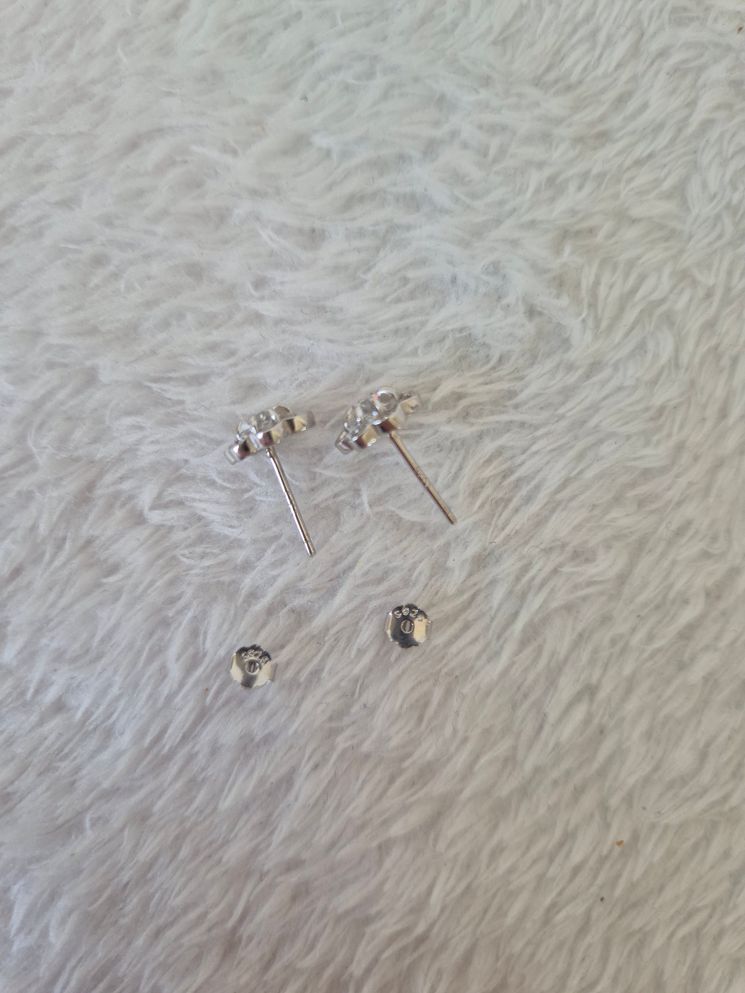 Boucles d'oreilles fleurs et strass