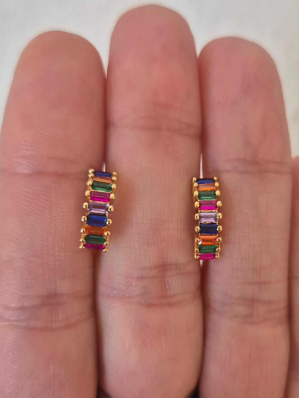 Mini créoles strass multicolores